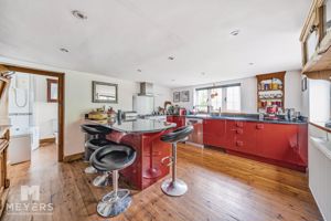 Photo 21- click for photo gallery